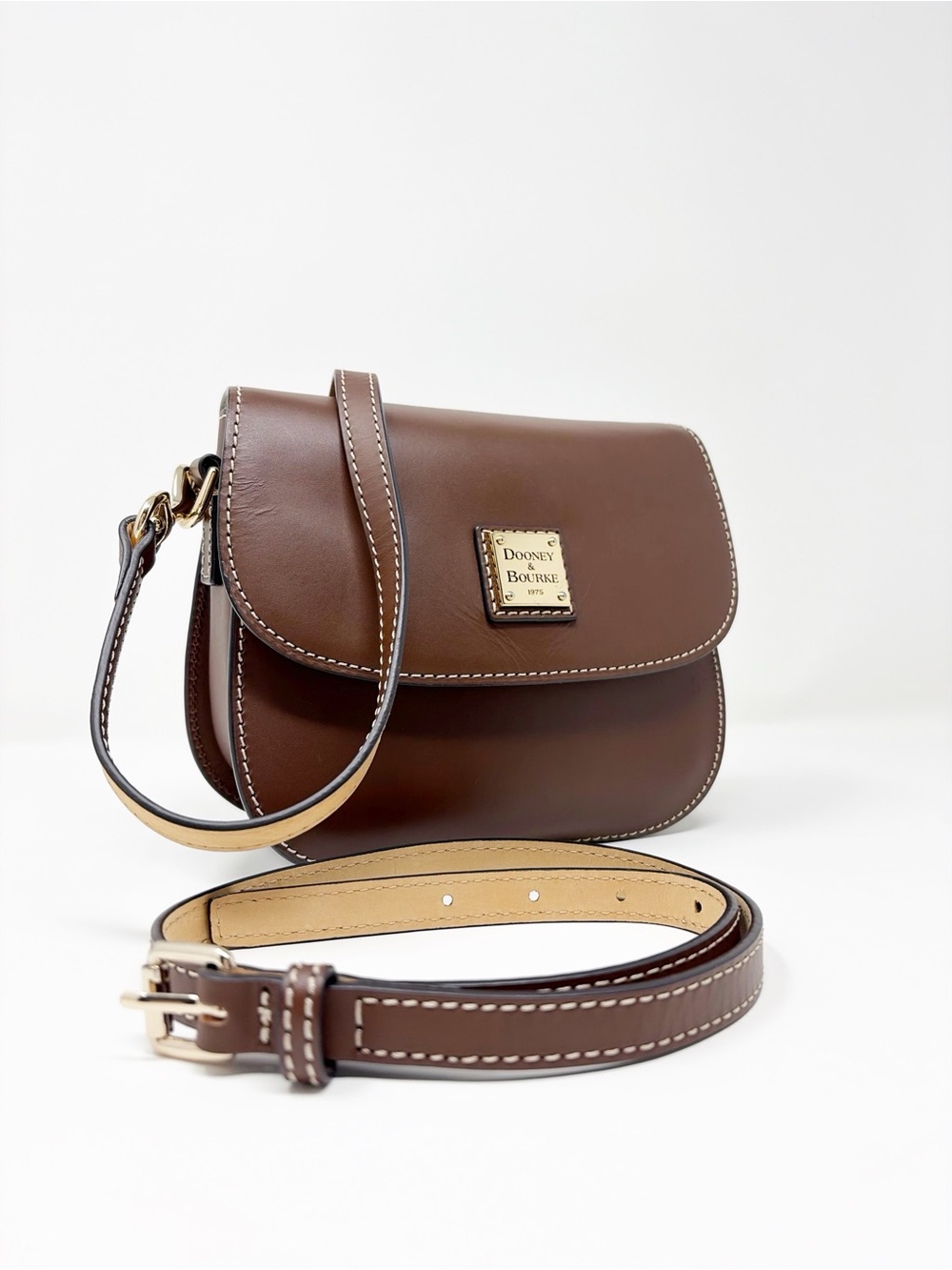 Dooney & Bourke Brown Leather Saddle Shoulder or Crossbody Bag - Picture 2 of 6